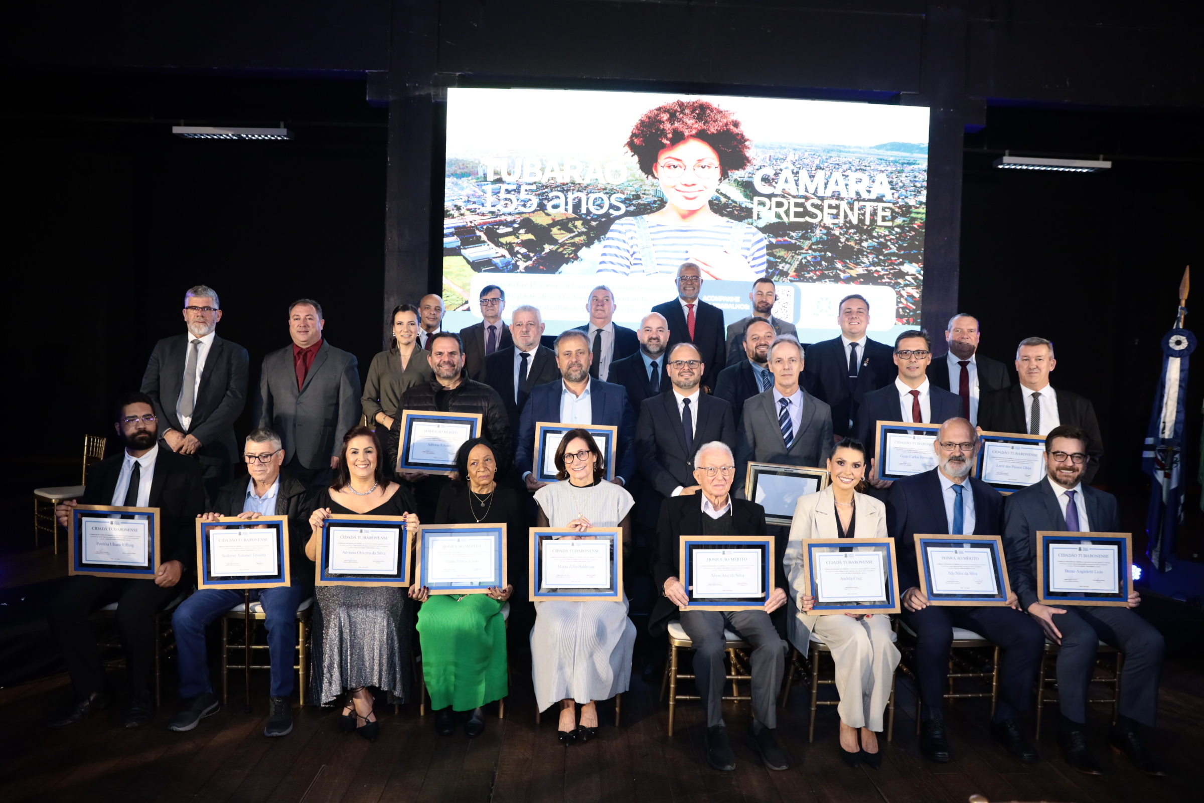 Câmara de Tubarão realiza sessão solene e entrega homenagens a 14 personalidades